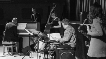 Dave and Judith O’Higgins: “His’n’Hers Quintet” performing at Fleet Jazz Club on 20th March 2018. Photograph courtesy of David Fisher from the Aldershot, Farnham & Fleet Camera Club